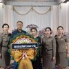 วันอังคารที่ 7 พ.ค. 67 เวลา 17.00 น.ร.ต.ต.วัชระ สุกใส รองประธานกรรมการ เป็นตัวแทนสหกรณ์ออมทรัพย์ตำรวจสงขลา จำกัด  วางหรีดเคารพศพ คุณแม่ซิ่น แก้ววิฬา ซึ่งเป็นมารดาของ พ.ต.ท.หญิงสุกัญญา แก้ววิฬา